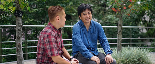 インタビュアー田中宏亮と箱田慶太の写真