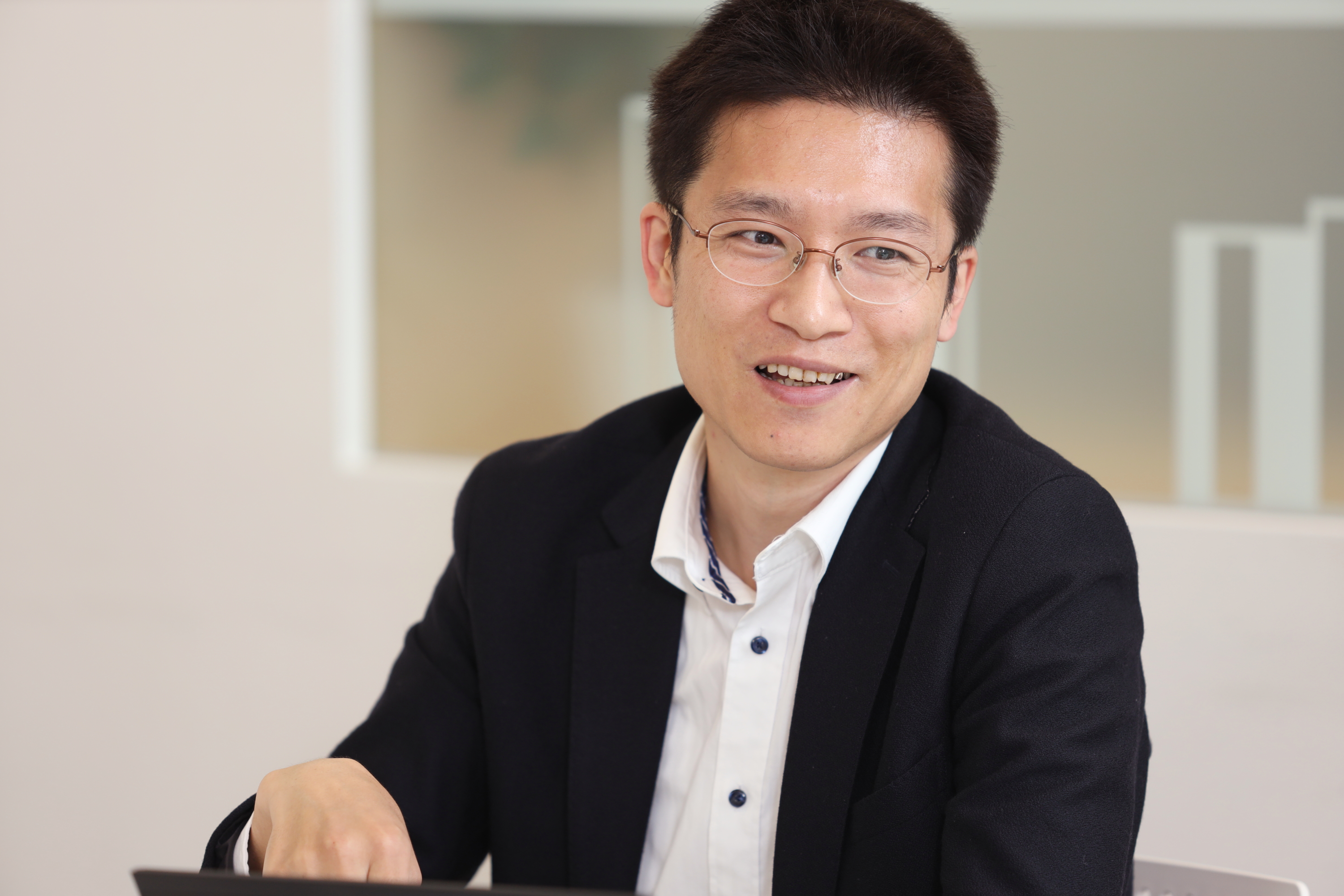 川口氏が話している様子