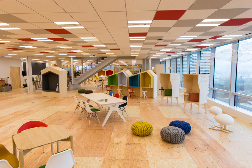 Coworking space “LODGE” in Tokyo Garden Terrace Kioicho Office