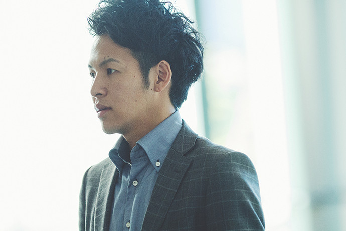 オフィスでの 臼井 宏太