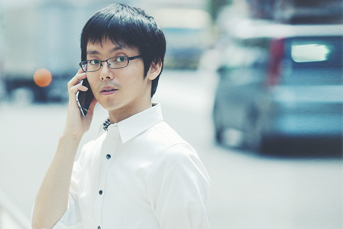 オフィスでの 井上 龍太郎