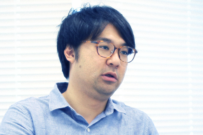 インタビューに答える 宇野 秀平