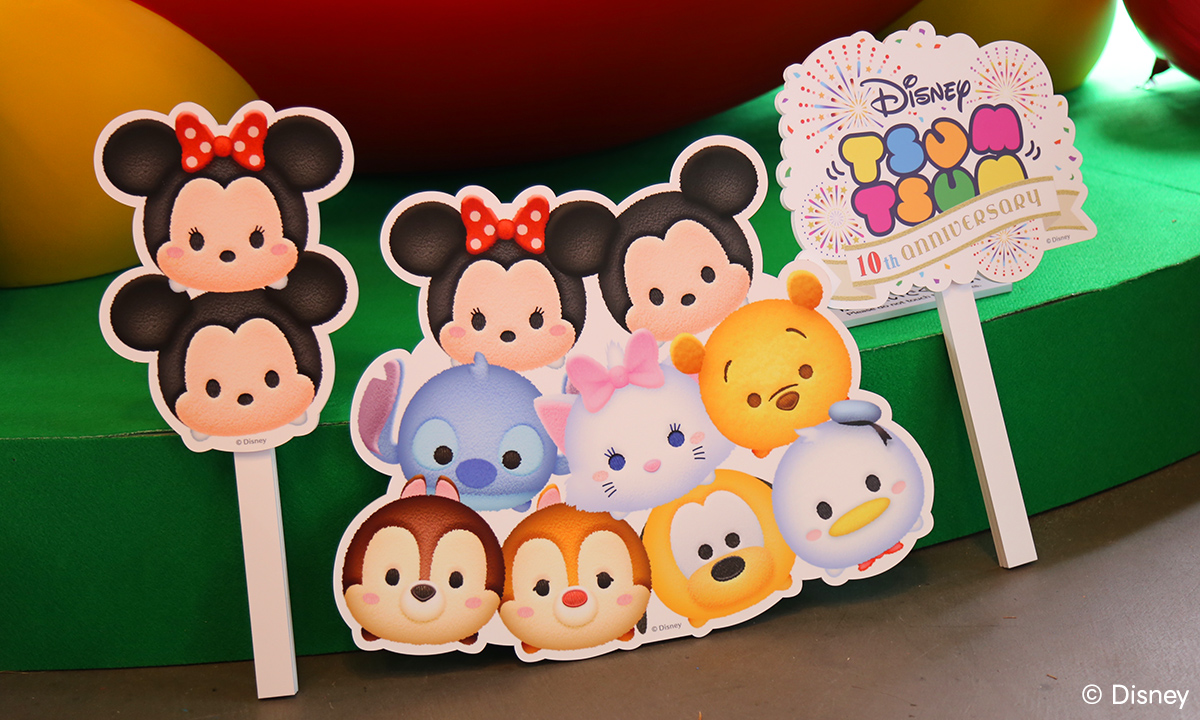 ディズニーキャラクターが描かれた可愛いフォトプロップス。