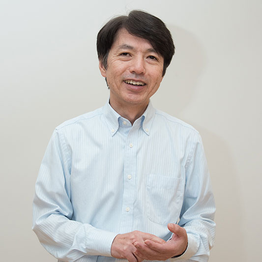 上席研究員 岩崎 雅二郎の写真 Portrait of Masajiro Iwasaki Senior Chief Researcher