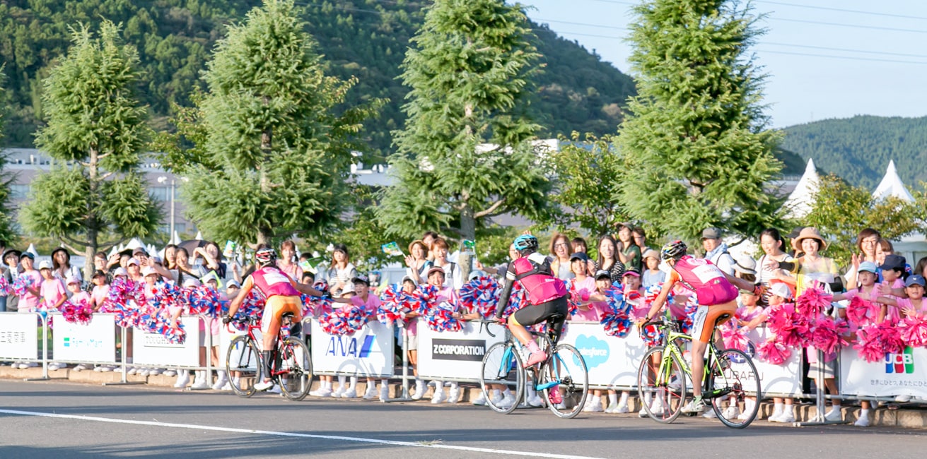 写真:ツール・ド・東北2018の応援エリアの様子
