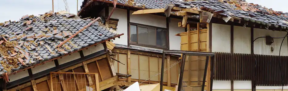 倒壊した建物の写真