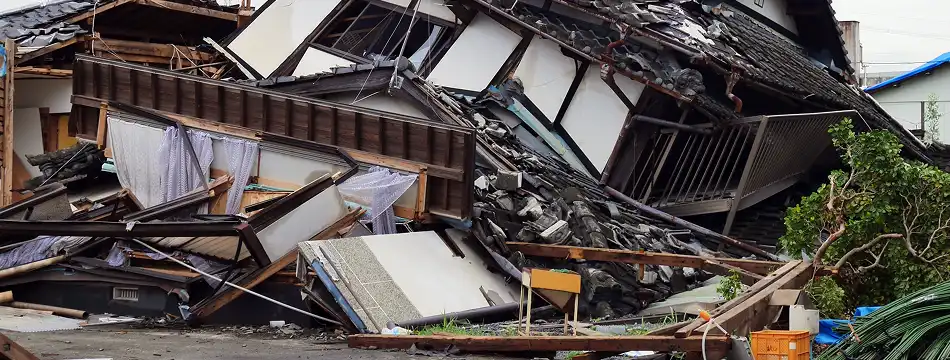 倒壊した建物の写真
