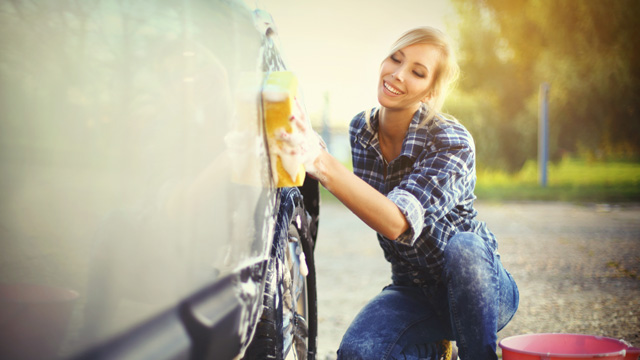 定期的に洗車しよう！洗車時に注意するポイントは？