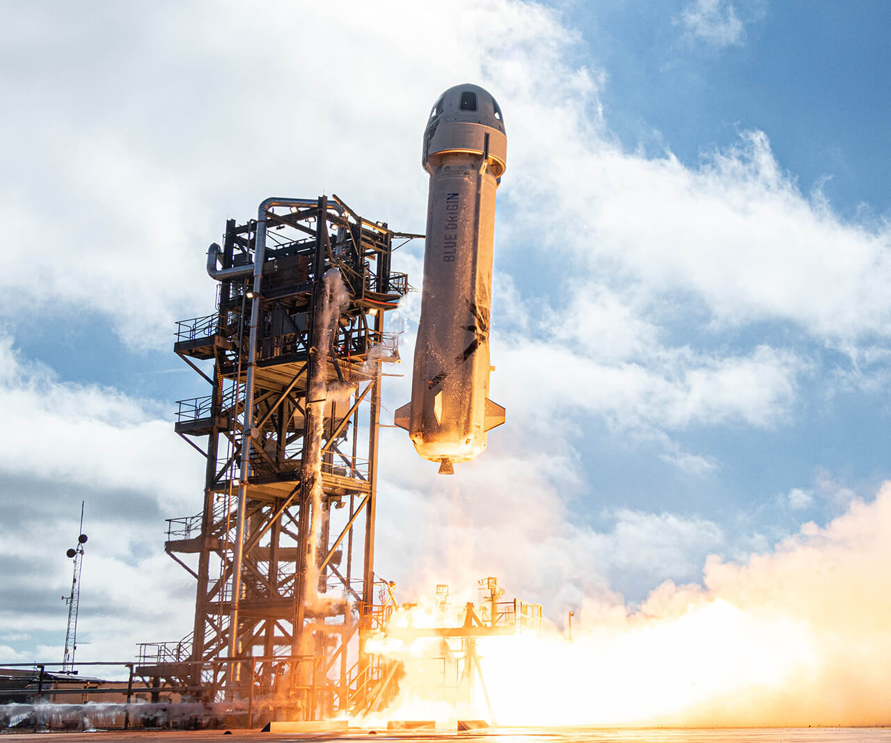 Amazon.comの設立者であるジェフ・ベゾスが設立した航空宇宙企業「ブルー・オリジン」のニューシェパード打ち上げ。2019年12月11日、アメリカ・テキサス州 /（提供Blue Origin）