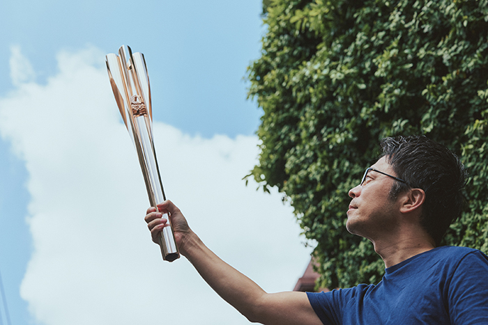 吉岡徳仁 アメリカNewsweek誌による「世界が尊敬する日本人100人」に選ばれている。