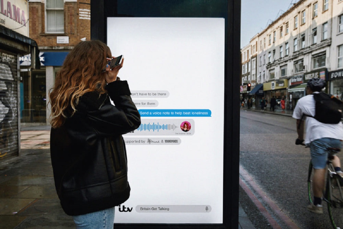 声で救える孤独もある。ロンドンの街で広がった「励まし」掲示板