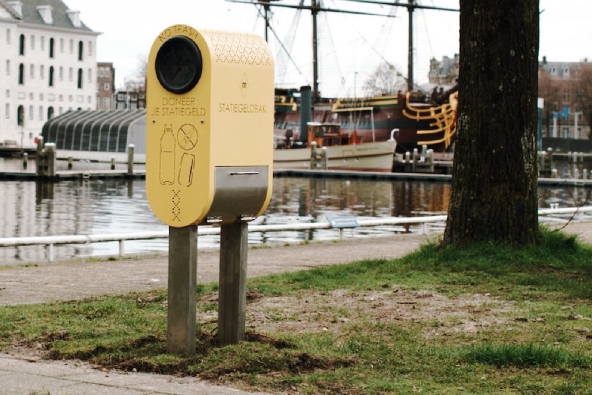 オランダの街に「黄色い箱」が続々登場。道端で''空き缶の寄付''を募るワケ