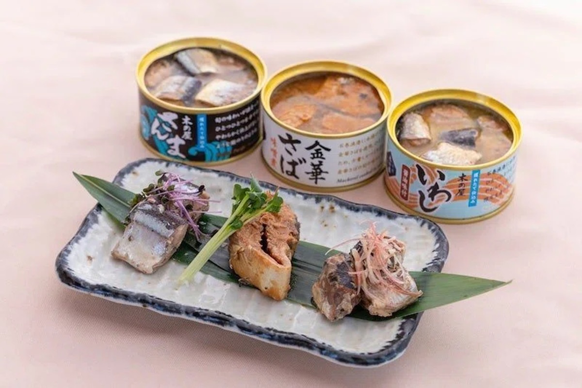 「金華さば」の缶詰には大きな切り身が二つ入っているのが特徴。
