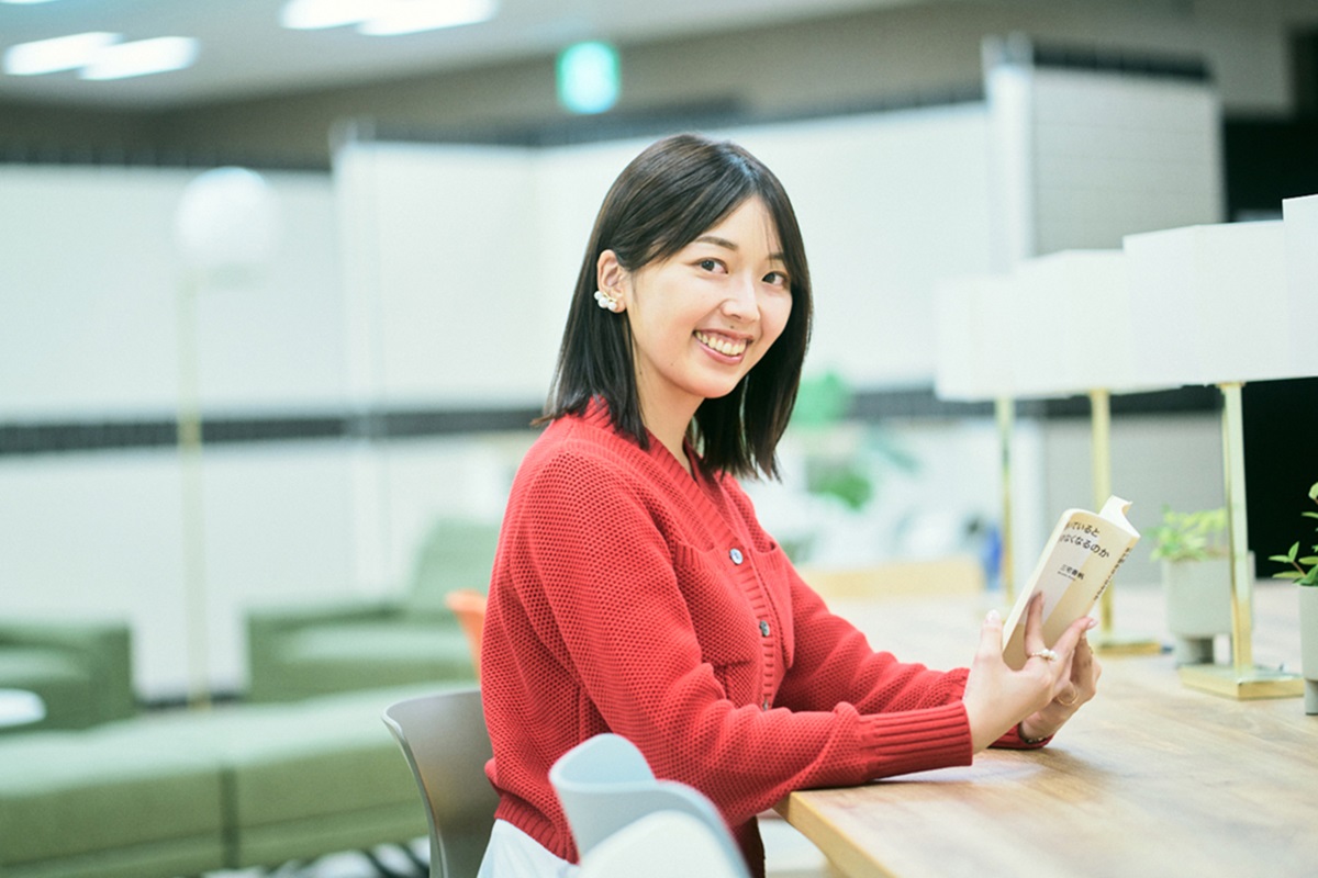 最近、いつ本読んだ？　三宅香帆さんが提唱する「半身」で働くウェルビーイングな生き方