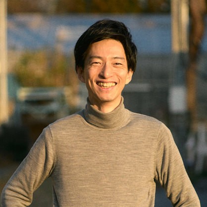 新村毅

