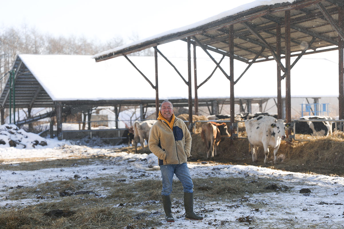 对奶牛来说“当然”。“野生牛奶”产生的循环型奶酪畜牧业