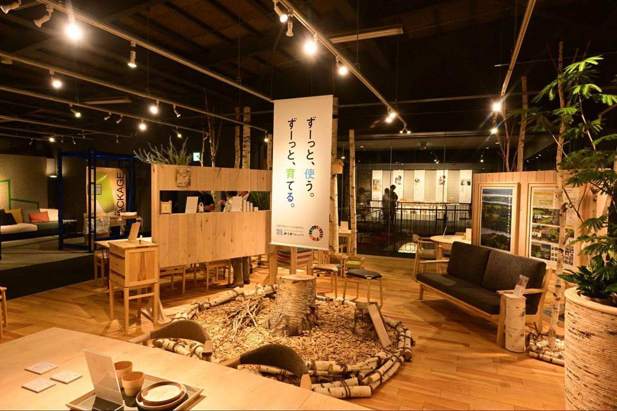 白樺プロジェクトでの展示(提供:吉田俊也)