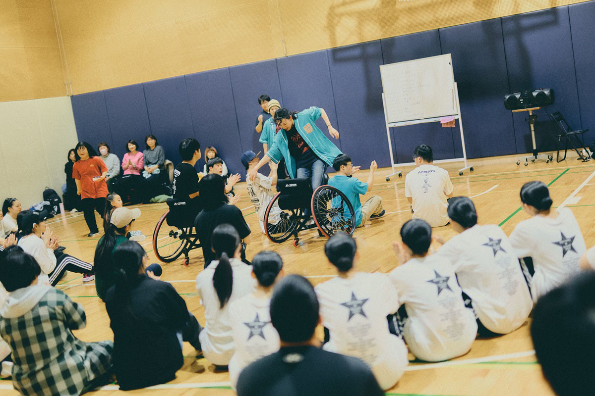 「True Colors DANCE」