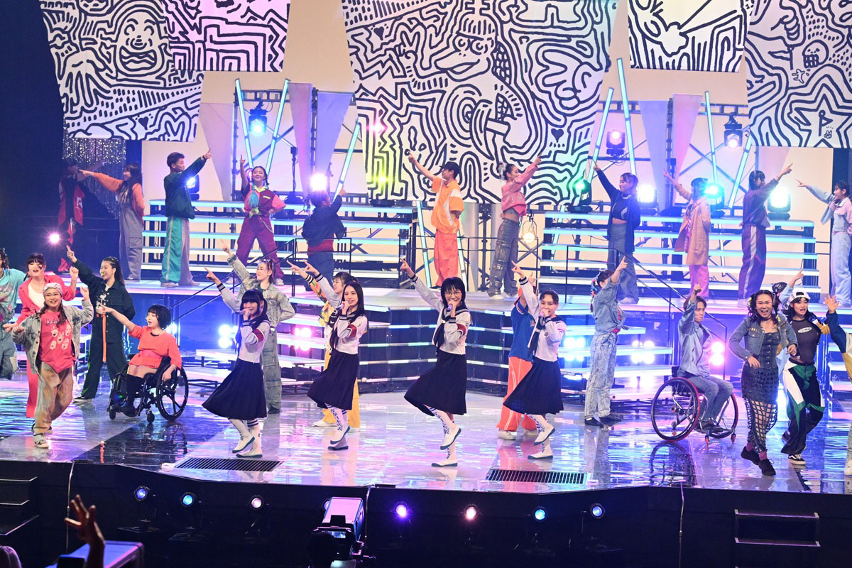 「True Colors DANCE」