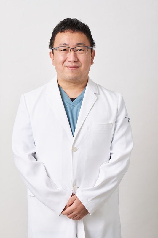 本間洋輔さん。日本AED財団「減らせ突然死プロジェクト」実行委員、NPO法人ちば救命・AED普及研究会理事長も務め、AEDを身近に感じてもらうための活動に力を入れている