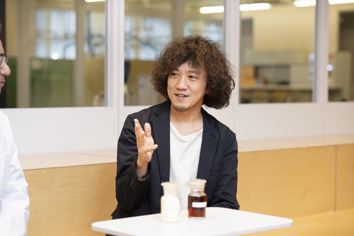 長谷川琢也氏