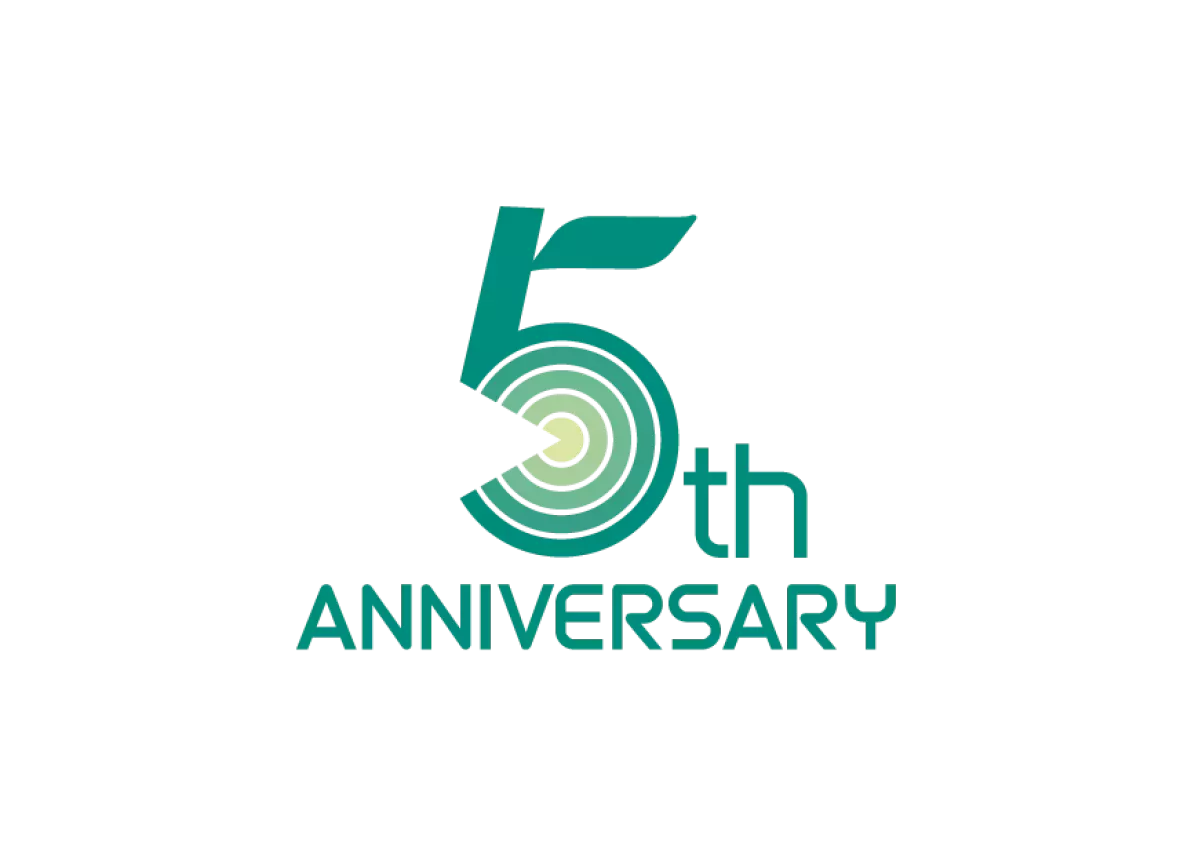 5周年ロゴ
