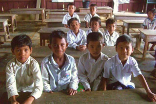 [カンボジアの子ども達に校舎を]の画像