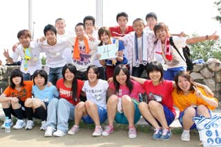 夏休みの「高校生のつどい」では、自分史語りを通じ「一人じゃない」を実感し、生涯励まし合う心友ができる(妙高青少年自然の家で)