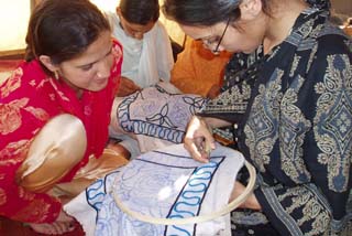 [パキスタン地震被災女性の自立・生活再建]の画像