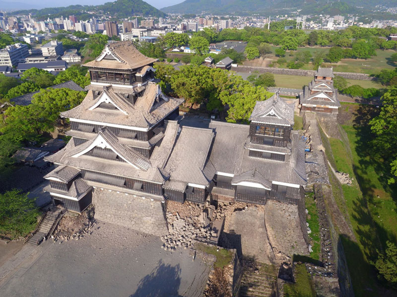 [熊本城が地震で損壊。修復再建に支援を Fundraising for quake-dameged Kumamoto Castle reconstruction]の画像