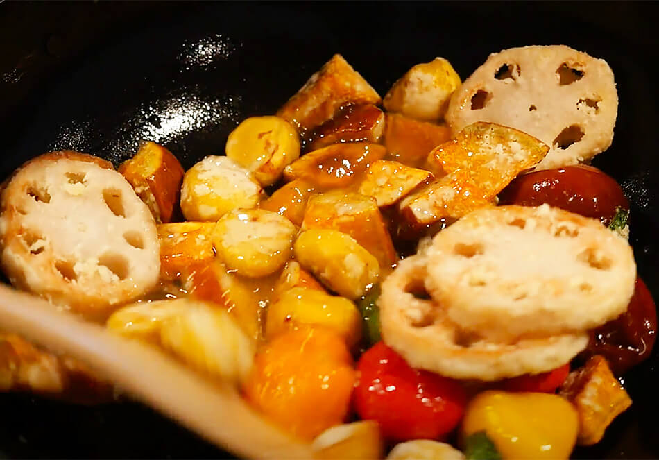 軽く色づいたら取り上げ、作った甘酢あんとさっと和えたら、できあがり