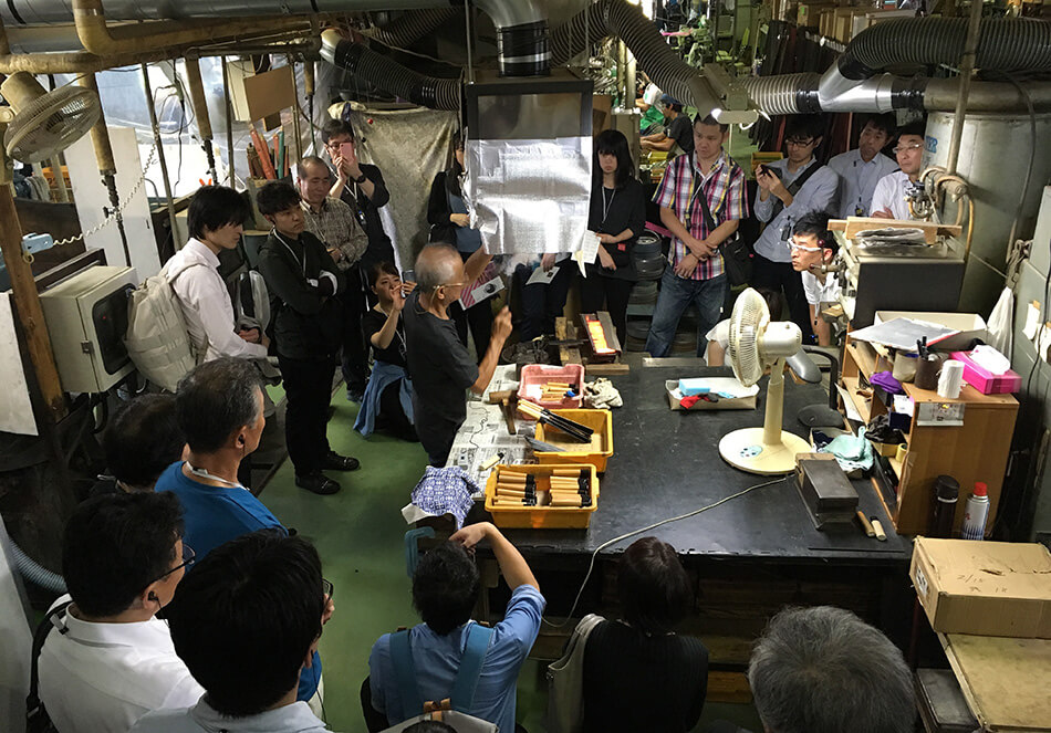 過去に行われた工場の祭典の様子