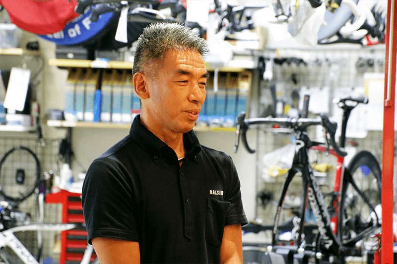 コメントしている藤野さん