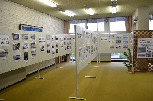 東日本大震災「あれから1年」写真展の様子