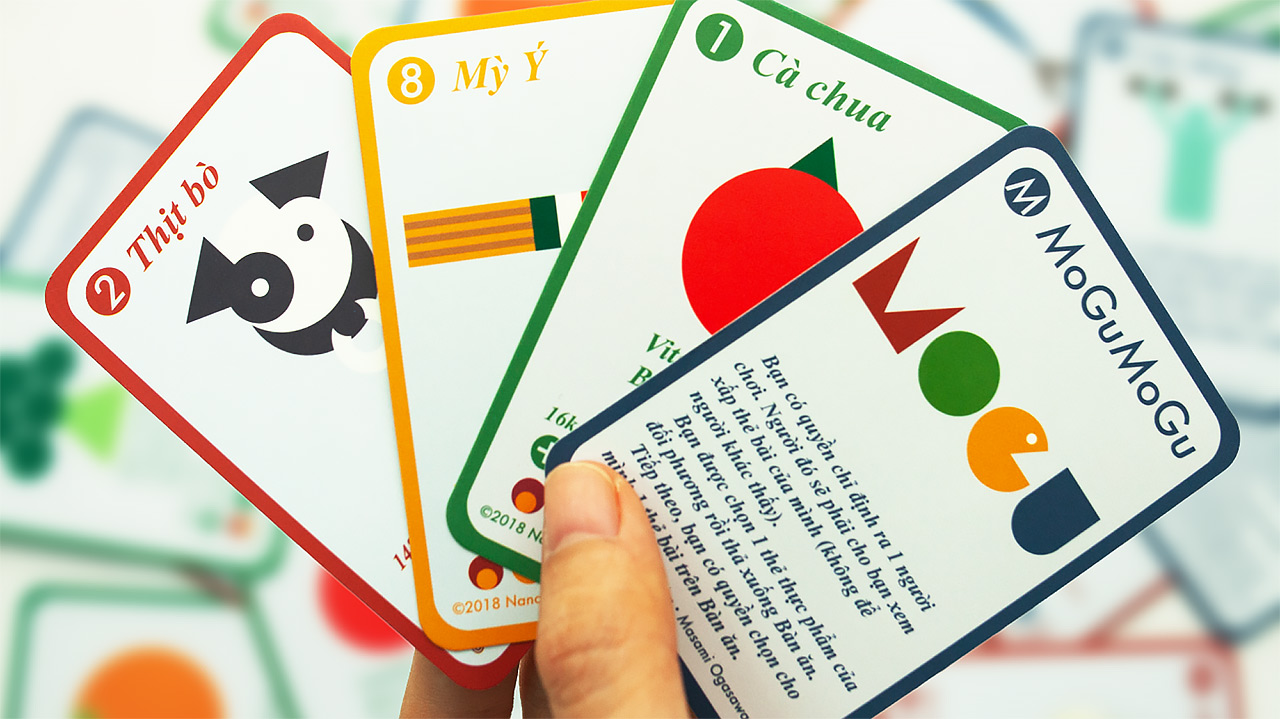 食育カードゲーム「MoGuMoGu」。カード1枚につき食材が1つ描いてあり、赤や黄色、緑などの印で栄養素が理解できる