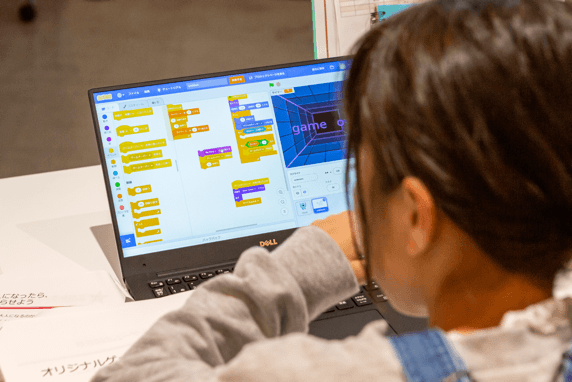 Scratchでオリジナルゲーム作り: HackKidsオリジナルのゲーム作りを通して、プログラミングの基礎知識を身に付けられます。