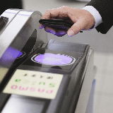バンドルカードは セブン銀行ATM からチャージする際手数料はかかりますか？ 