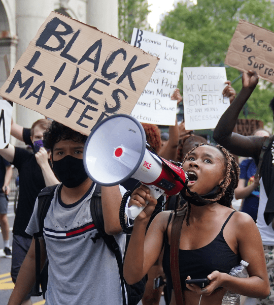 米、警官暴行で黒人男性死亡 映像拡散し波紋