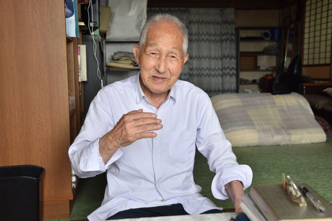 戦艦「武蔵」で過ごした日々を振り返る早川さん（1928年2月9日生まれ）＝6月、南房総市