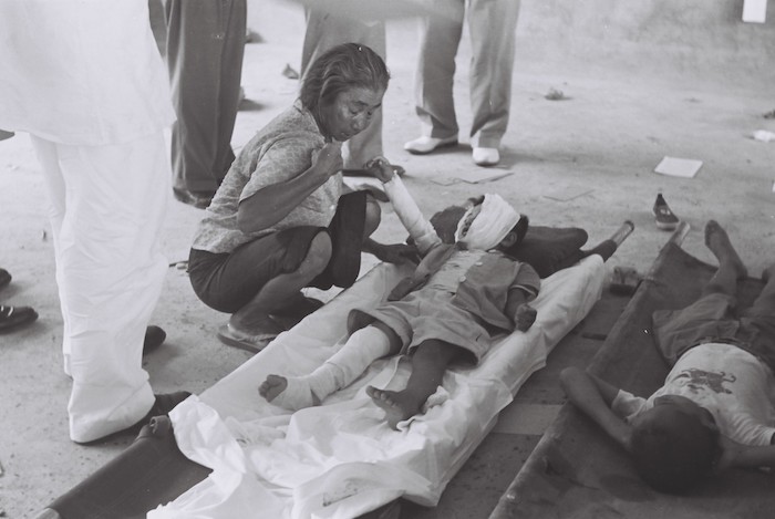 ジェット機墜落事故で負傷した宮森小学校の児童＝1959年6月30日