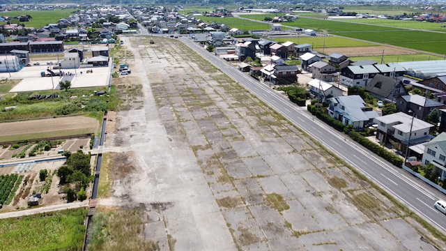 島根県出雲市の海軍大社基地跡　こうして滑走路の姿が残っているのは全国でも珍しい