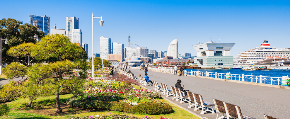 山下公園など隣接し自然や文化と触れ合う機会も多い(写真:山下公園)