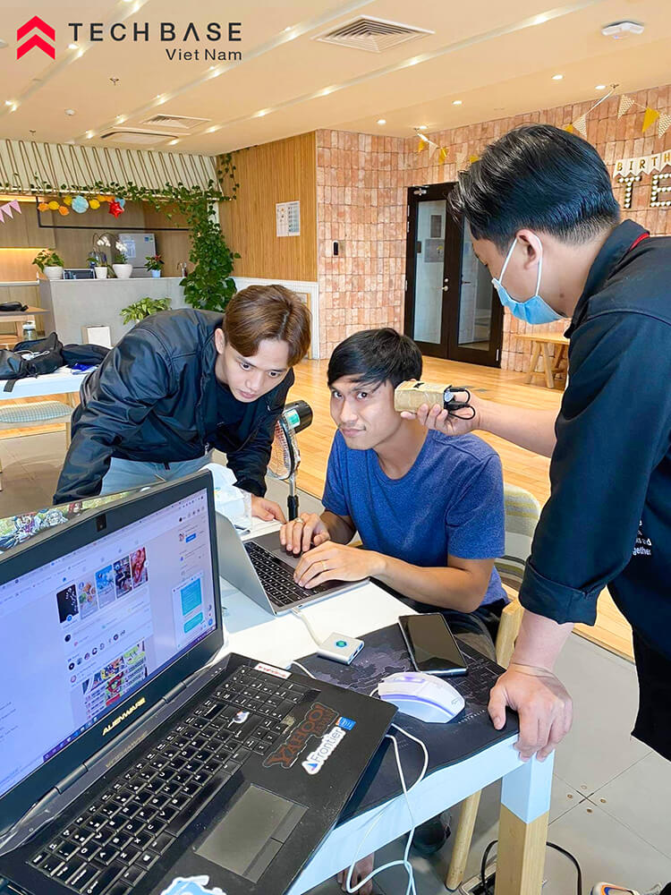 Yahoo! JAPAN Internal Hack Day at Techbase Vietnam-2020