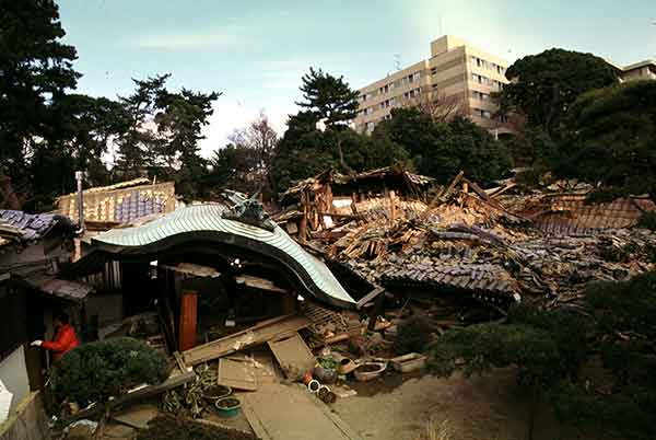 【世界の出来事】：阪神・淡路大震災（1995年１月17日）
