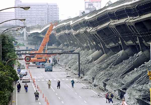【世界の出来事】：阪神・淡路大震災（1995年１月18日）