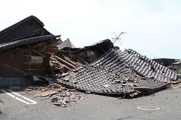 熊本で震度７の地震：益城町で大きな被害
