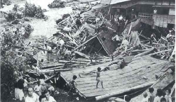 桐生市街地の被害状況：昭和24年8月洪水は、キティ台風によるものであり、草木ダム上流域で大雨をもたらし、群馬県桐生市などで甚大な被害が発生しました。
