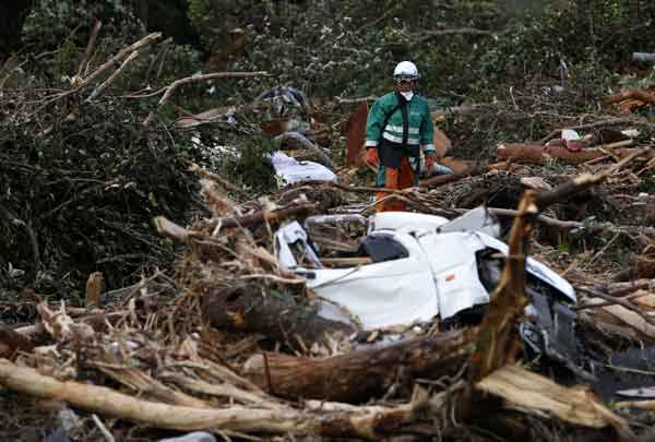 台風26号で大きな被害：伊豆大島で16人が死亡