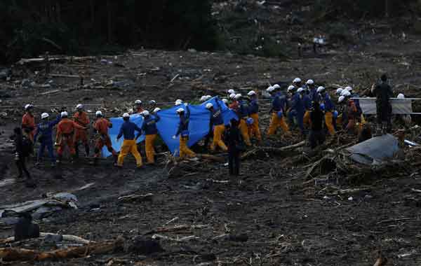 台風26号で大きな被害：伊豆大島で16人が死亡