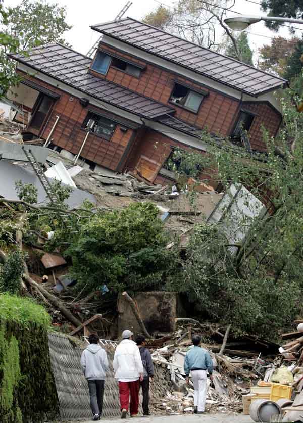 新潟県中越地震(2004年10月25日)